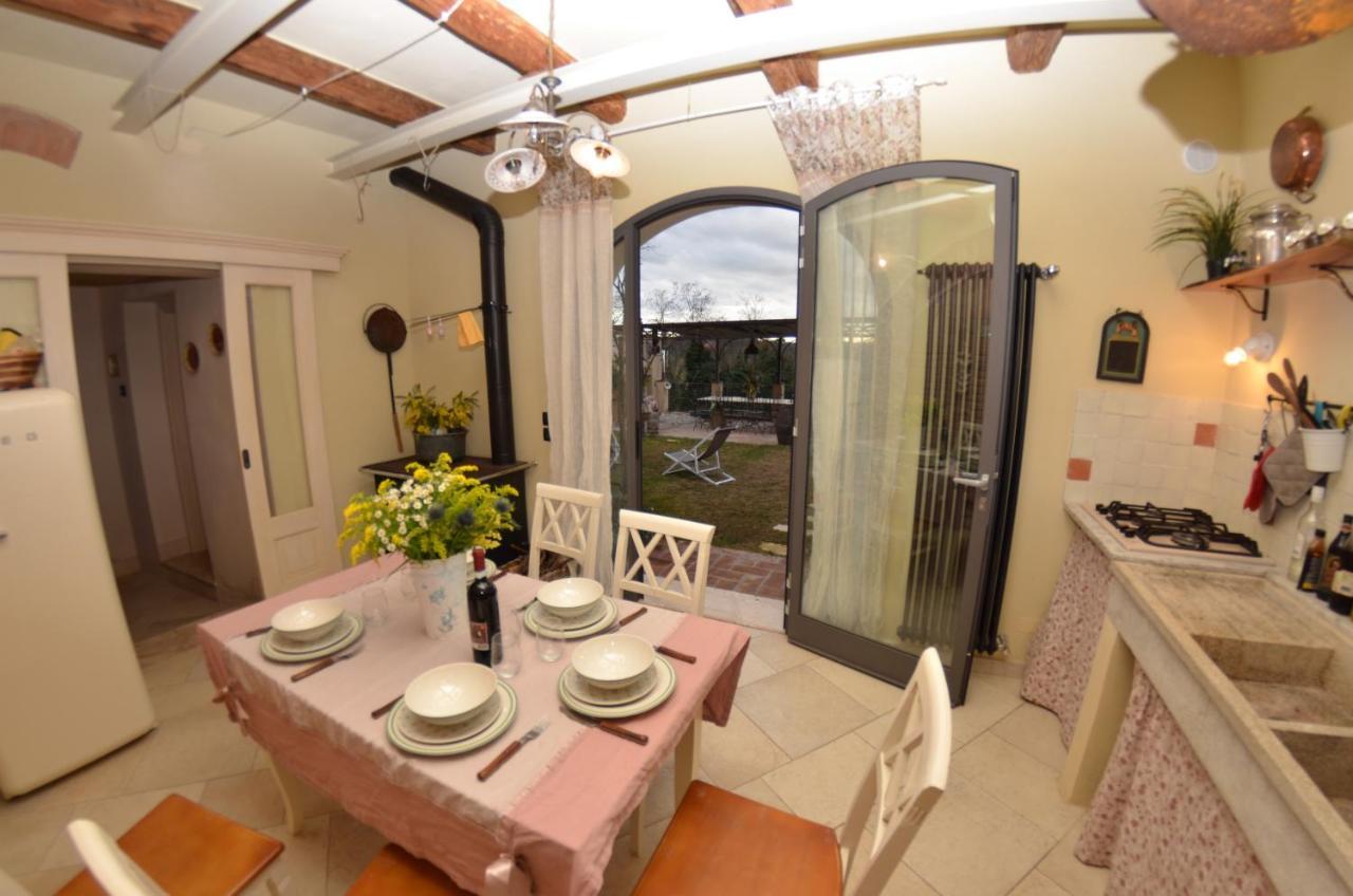 Al Colle Di Lari Villa Exteriör bild