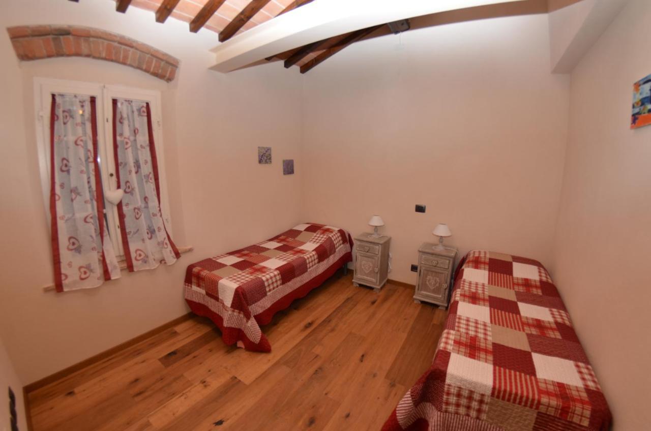 Al Colle Di Lari Villa Exteriör bild