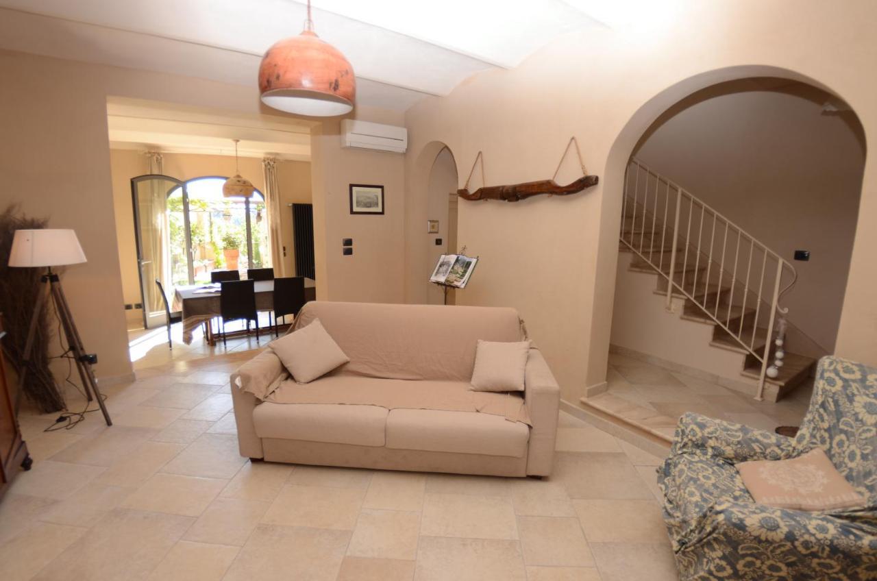 Al Colle Di Lari Villa Exteriör bild